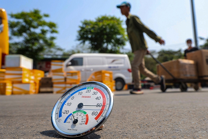 Tiêu thụ điện vượt đỉnh năm 2024, Điện lực miền Bắc kêu gọi khách hàng tiếp tục thực hiện tiết kiệm điện- Ảnh 1. Tiêu thụ điện vượt đỉnh năm 2024, Điện lực miền Bắc kêu gọi khách hàng tiếp tục thực hiện tiết kiệm điện- Ảnh 1.