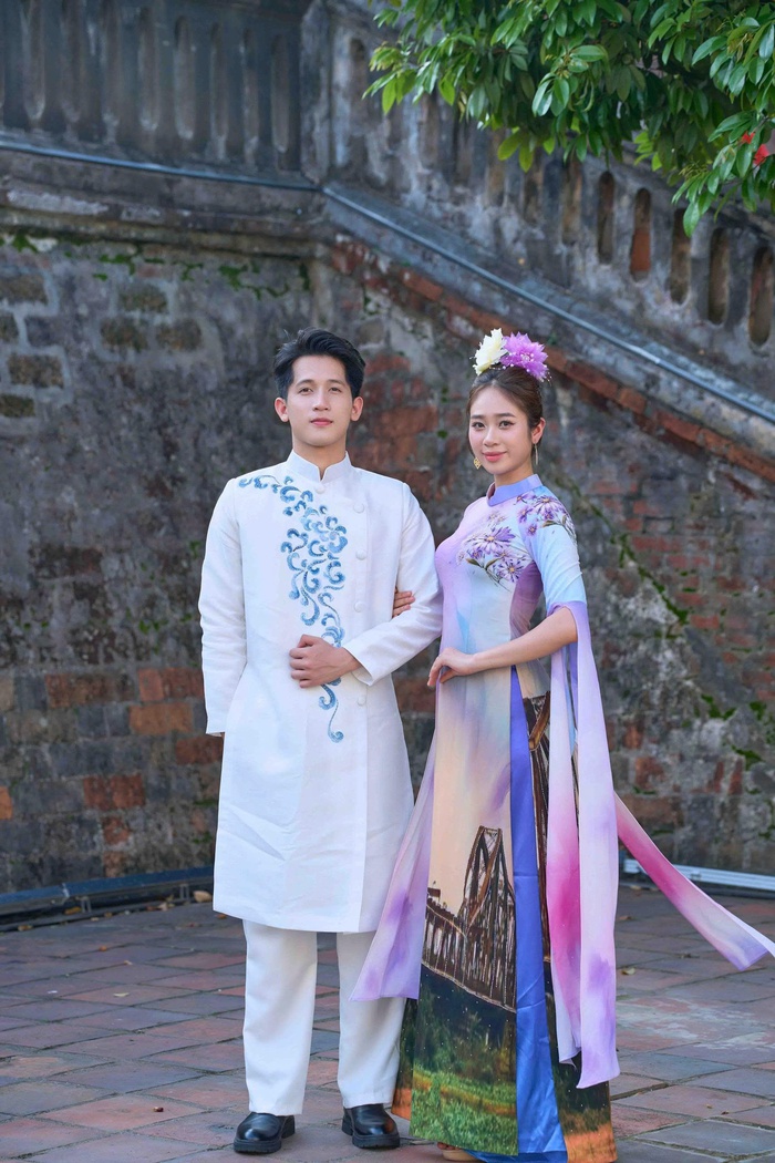 Áo dài khắc họa "12 mùa hoa Hà Nội"- Ảnh 2.