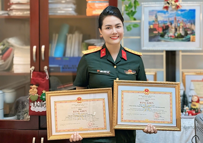 Lương Nguyệt Anh vừa được nhận 2 Bằng khen từ Bộ Quốc phòng