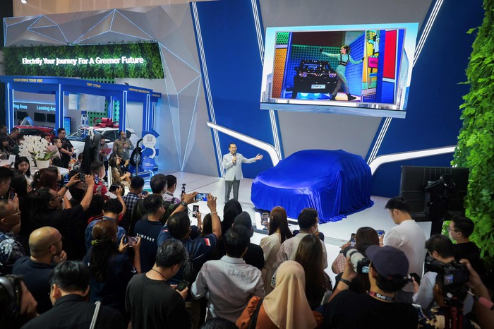 VinFast lập kỷ lục tại IIMS Surabaya 2025 với 4 giải thưởng, VF 3 được xướng tên 'Xe điện đô thị tốt nhất'- Ảnh 2. VinFast lập kỷ lục tại IIMS Surabaya 2025 với 4 giải thưởng, VF 3 được xướng tên 'Xe điện đô thị tốt nhất'- Ảnh 2.