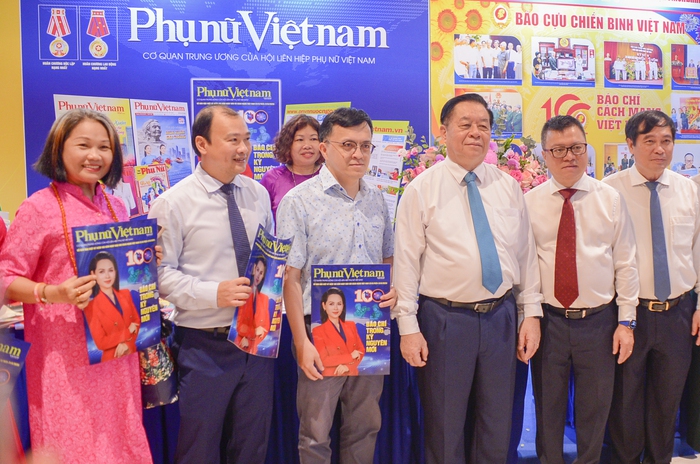 Báo chí cách mạng Việt Nam: Ngọn cờ tư tưởng, động lực to lớn góp phần đưa đất nước vững bước vào kỷ nguyên mới- Ảnh 7. Báo chí cách mạng Việt Nam: Ngọn cờ tư tưởng, động lực to lớn góp phần đưa đất nước vững bước vào kỷ nguyên mới- Ảnh 7.