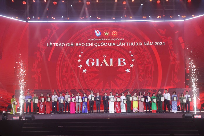 Trao Giải Báo chí Quốc gia lần thứ 19: Tôn vinh các tác giả, tác phẩm "Thép trong bút - Lửa trong tim"- Ảnh 7.