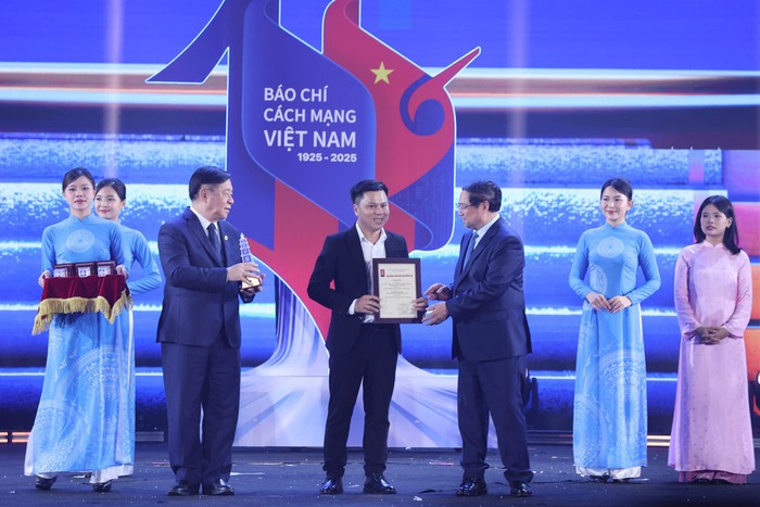 Thủ tướng: Báo chí cách mạng phải tiên phong trong việc nắm bắt, ứng dụng công nghệ hiện đại - Ảnh 2. Thủ tướng: Báo chí cách mạng phải tiên phong trong việc nắm bắt, ứng dụng công nghệ hiện đại - Ảnh 2.