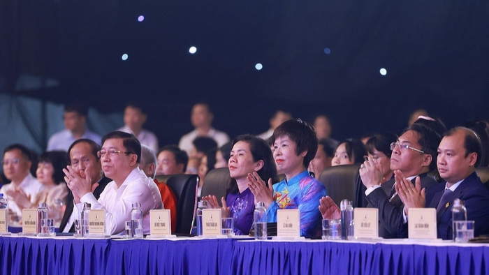 Trao Giải Báo chí Quốc gia lần thứ 19: Tôn vinh các tác giả, tác phẩm "Thép trong bút - Lửa trong tim"- Ảnh 4.