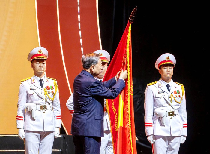 Tổng Bí thư Tô Lâm: Báo chí phải kiến tạo niềm tin, cổ vũ khát vọng phát triển trong kỷ nguyên mới- Ảnh 2. Tổng Bí thư Tô Lâm: Báo chí phải kiến tạo niềm tin, cổ vũ khát vọng phát triển trong kỷ nguyên mới- Ảnh 2.