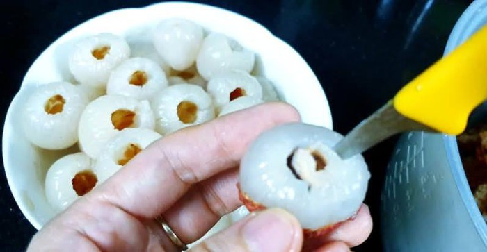 4 công thức đơn giản để làm món ngon từ quả vải- Ảnh 4. 4 công thức đơn giản để làm món ngon từ quả vải- Ảnh 4.