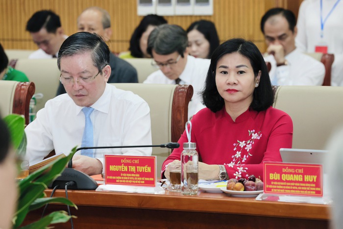 Tổng Bí thư Tô Lâm trao Quyết định thành lập Cơ quan Ủy ban Trung ương Mặt trận Tổ quốc Việt Nam- Ảnh 4. Tổng Bí thư Tô Lâm trao Quyết định thành lập Cơ quan Ủy ban Trung ương Mặt trận Tổ quốc Việt Nam- Ảnh 4.