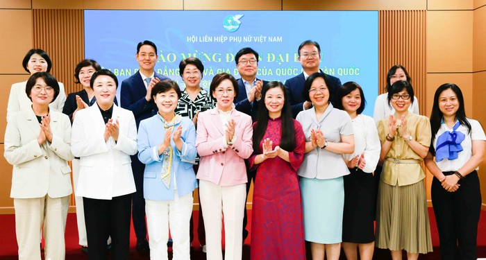 Lãnh đạo Hội LHPN Việt Nam tiếp đoàn đại biểu Ủy ban Bình đẳng giới và Gia đình của Quốc hội Hàn Quốc- Ảnh 2. Lãnh đạo Hội LHPN Việt Nam tiếp đoàn đại biểu Ủy ban Bình đẳng giới và Gia đình của Quốc hội Hàn Quốc- Ảnh 2.