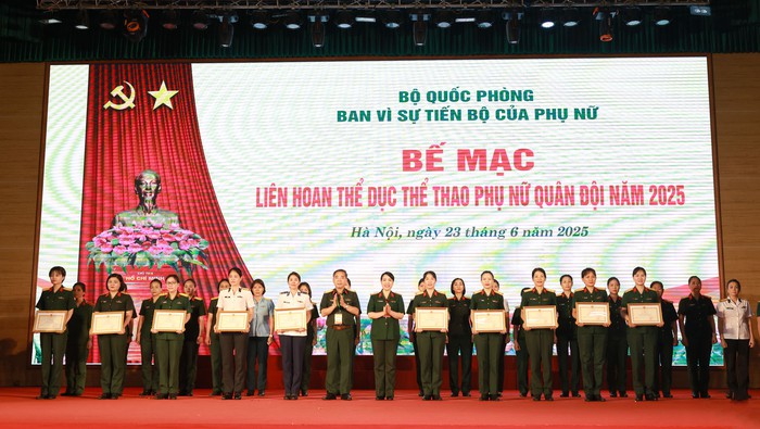 Niềm tự hào của các nữ quân nhân trong Liên hoan Thể dục thể thao phụ nữ Quân đội- Ảnh 3. Niềm tự hào của các nữ quân nhân trong Liên hoan Thể dục thể thao phụ nữ Quân đội- Ảnh 3.