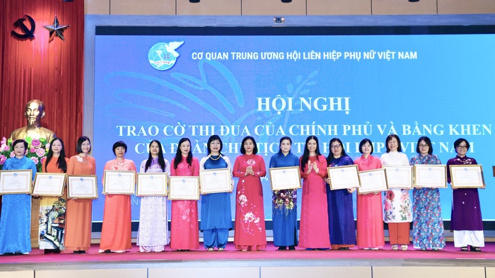 Sơ kết hoạt động cơ quan Trung ương Hội LHPN Việt Nam 6 tháng đầu năm 2025- Ảnh 5. Sơ kết hoạt động cơ quan Trung ương Hội LHPN Việt Nam 6 tháng đầu năm 2025- Ảnh 5.