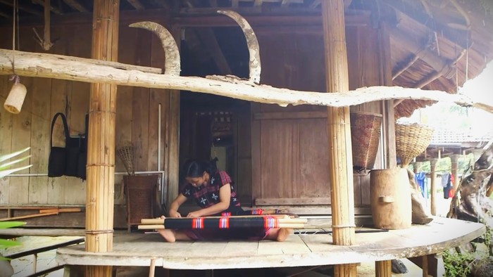 Những người phụ nữ Tà Ôi giữ hồn dân tộc giữa đại ngàn - Ảnh 2. Những người phụ nữ Tà Ôi giữ hồn dân tộc giữa đại ngàn - Ảnh 2.