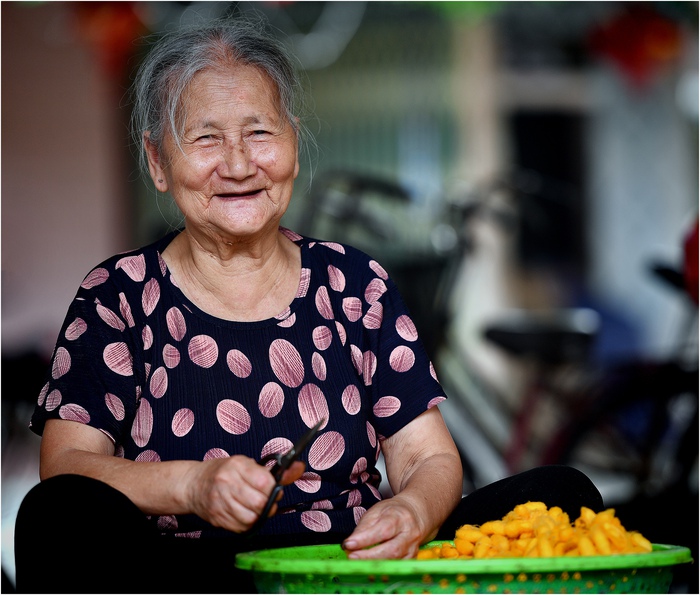 Những đôi tay mềm mại ươm tơ, xe sợi ở làng Cổ Chất- Ảnh 5. Những đôi tay mềm mại ươm tơ, xe sợi ở làng Cổ Chất- Ảnh 5.