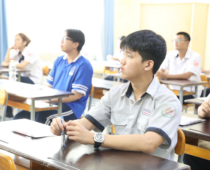 Tốt nghiệp THPT 2025: Nhiều sĩ tử mong đề thi ngữ văn nói về công nghệ, AI- Ảnh 5. Tốt nghiệp THPT 2025: Nhiều sĩ tử mong đề thi ngữ văn nói về công nghệ, AI- Ảnh 5.