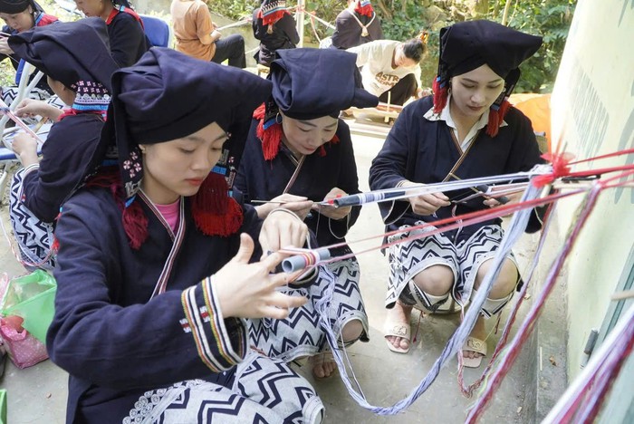 Khi cả bản người Dao Tiền "bắt tay" làm du lịch- Ảnh 4. Khi cả bản người Dao Tiền "bắt tay" làm du lịch- Ảnh 4.