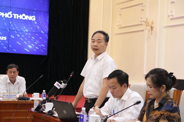 Bộ Công an đang xác minh 3 đối tượng sử dụng AI để giải đề thi tốt nghiệp THPT 2025- Ảnh 1. Bộ Công an đang xác minh 3 đối tượng sử dụng AI để giải đề thi tốt nghiệp THPT 2025- Ảnh 1.