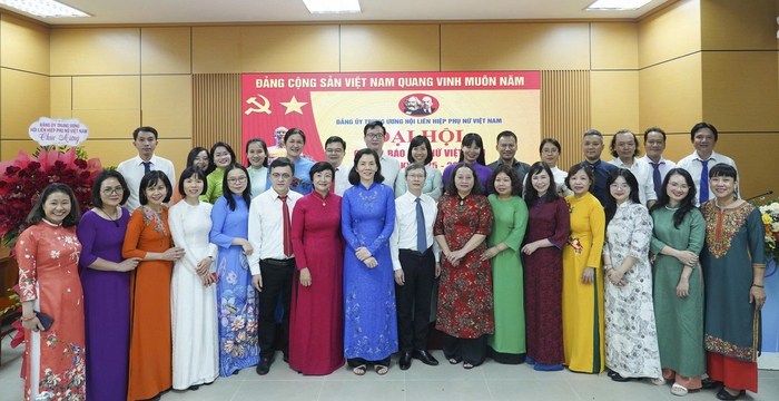 Đại hội Chi bộ Báo Phụ nữ Việt Nam nhiệm kỳ 2025 - 2030: Đoàn kết - Gương mẫu - Trách nhiệm - Sáng tạo - Hiệu quả- Ảnh 20.