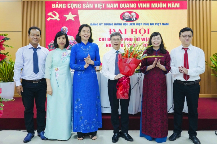 Đại hội Chi bộ Báo Phụ nữ Việt Nam nhiệm kỳ 2025 - 2030: Đoàn kết - Gương mẫu - Trách nhiệm - Sáng tạo - Hiệu quả- Ảnh 8.