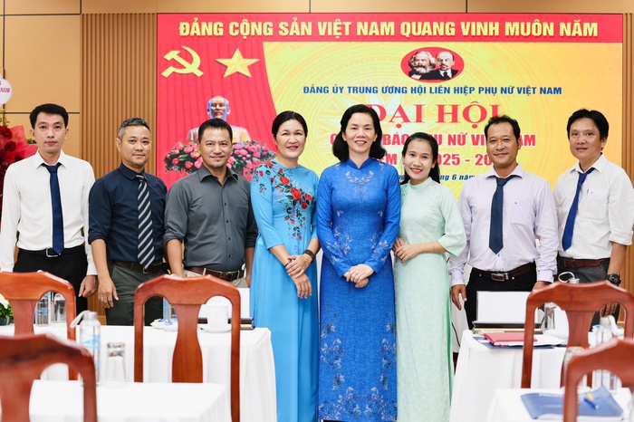 Đại hội Chi bộ Báo Phụ nữ Việt Nam nhiệm kỳ 2025 - 2030: Đoàn kết - Gương mẫu - Trách nhiệm - Sáng tạo - Hiệu quả- Ảnh 18.