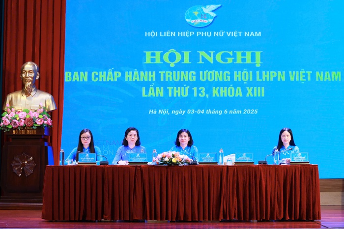 Khai mạc Hội nghị lần thứ 13 Ban Chấp hành TƯ Hội LHPN Việt Nam khóa XIII- Ảnh 2.