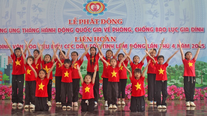 Đẩy lùi bạo lực gia đình để xây dựng xã hội văn minh- Ảnh 2. Đẩy lùi bạo lực gia đình để xây dựng xã hội văn minh- Ảnh 2.