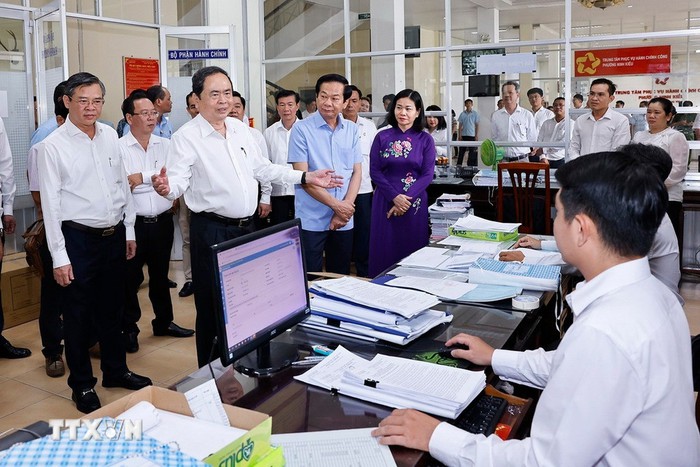 Chủ tịch Quốc hội: Vận hành hiệu quả mô hình chính quyền địa phương 2 cấp, lấy đại cục làm trọng, vì dân phục vụ- Ảnh 1. Chủ tịch Quốc hội: Vận hành hiệu quả mô hình chính quyền địa phương 2 cấp, lấy đại cục làm trọng, vì dân phục vụ- Ảnh 1.