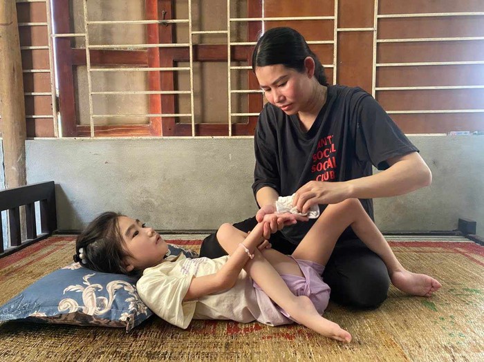 Thai phụ sắp sinh vừa trải qua nỗi đau mất con, cầu xin sự sống cho đứa còn lại mắc cùng một căn bệnh quái ác- Ảnh 5. Thai phụ sắp sinh vừa trải qua nỗi đau mất con, cầu xin sự sống cho đứa còn lại mắc cùng một căn bệnh quái ác- Ảnh 5.