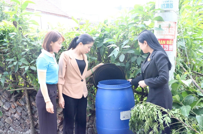 Phân loại, xử lý rác tại hộ gia đình, góp phần thay đổi nhận thức và thói quen bảo vệ môi trường ở Hưng Yên- Ảnh 2. Phân loại, xử lý rác tại hộ gia đình, góp phần thay đổi nhận thức và thói quen bảo vệ môi trường ở Hưng Yên- Ảnh 2.