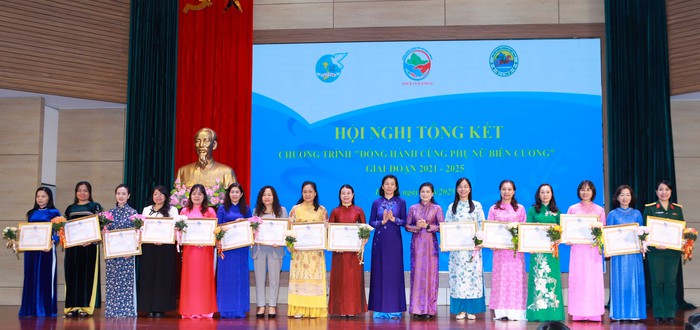 5 năm Chương trình "Đồng hành cùng phụ nữ biên cương": Tổng nguồn lực huy động hơn 294 tỷ đồng- Ảnh 2. 5 năm Chương trình "Đồng hành cùng phụ nữ biên cương": Tổng nguồn lực huy động hơn 294 tỷ đồng- Ảnh 2.