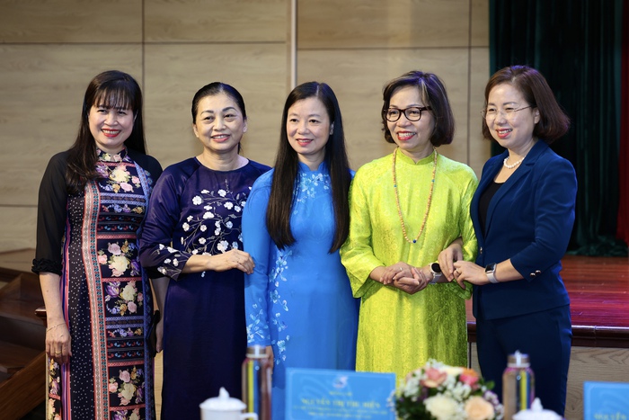 Những hình ảnh đẹp tại Hội nghị lần thứ 13 Ban Chấp hành TƯ Hội LHPN Việt Nam khóa XIII- Ảnh 18. Những hình ảnh đẹp tại Hội nghị lần thứ 13 Ban Chấp hành TƯ Hội LHPN Việt Nam khóa XIII- Ảnh 18.