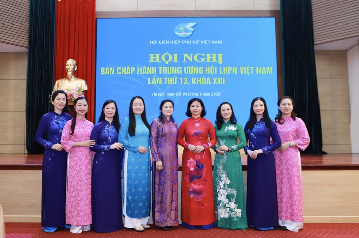 Những hình ảnh đẹp tại Hội nghị lần thứ 13 Ban Chấp hành TƯ Hội LHPN Việt Nam khóa XIII- Ảnh 1. Những hình ảnh đẹp tại Hội nghị lần thứ 13 Ban Chấp hành TƯ Hội LHPN Việt Nam khóa XIII- Ảnh 1.