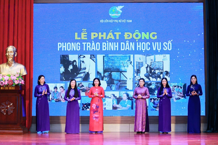 Phát động Phong trào "Bình dân học vụ số" của Hội LHPN Việt Nam- Ảnh 1. Phát động Phong trào "Bình dân học vụ số" của Hội LHPN Việt Nam- Ảnh 1.