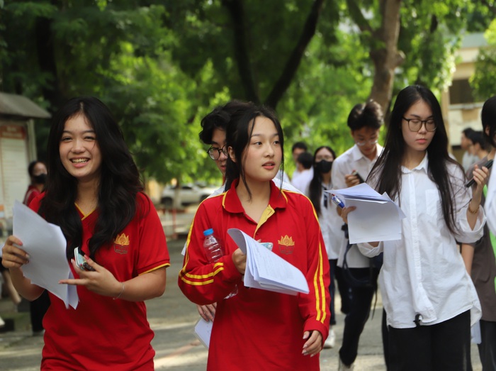 Thí sinh khối C00 lao đao khi hàng loạt trường đại học đổi Thí sinh khối C00 lao đao khi hàng loạt trường đại học đổi