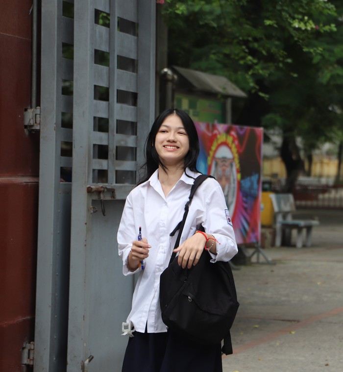 Đề Ngữ văn Niềm vui tuổi học trò, thí sinh rạng rỡ vì “đề gần gũi, dễ viết”- Ảnh 3.