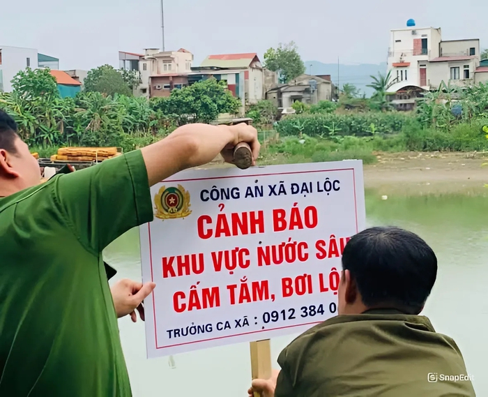 Công an Thanh Hóa dạy bơi miễn phí cho thiếu nhi có hoàn cảnh khó khăn- Ảnh 2. Công an Thanh Hóa dạy bơi miễn phí cho thiếu nhi có hoàn cảnh khó khăn- Ảnh 2.