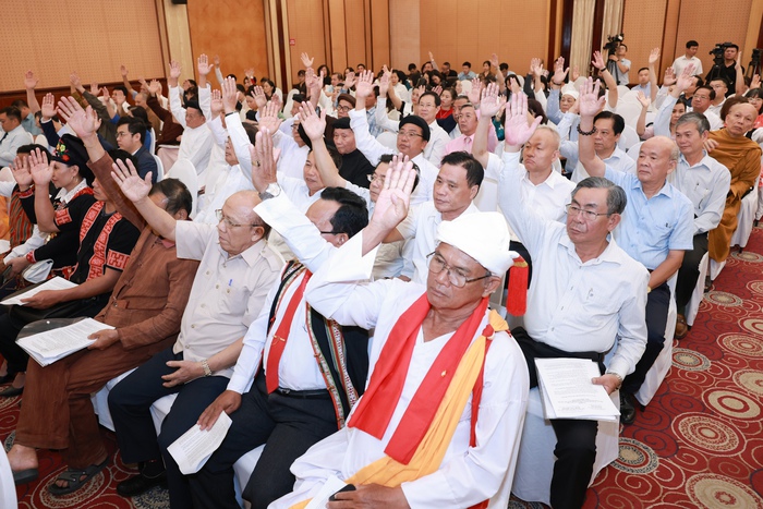 Hiệp thương cử 6 vị là Phó Chủ tịch Ủy ban Trung ương Mặt trận Tổ quốc Việt Nam- Ảnh 1. Hiệp thương cử 6 vị là Phó Chủ tịch Ủy ban Trung ương Mặt trận Tổ quốc Việt Nam- Ảnh 1.