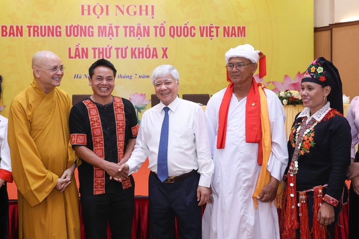 Mặt trận Tổ quốc Việt Nam cần có tiếng nói mạnh mẽ trước vấn nạn hàng giả, hàng kém chất lượng- Ảnh 4. Mặt trận Tổ quốc Việt Nam cần có tiếng nói mạnh mẽ trước vấn nạn hàng giả, hàng kém chất lượng- Ảnh 4.