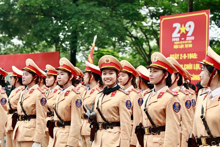 Học viện Cảnh sát nhân dân động viên cán bộ, nữ học viên tham gia tập luyện diễu binh, diễu hành- Ảnh 6.