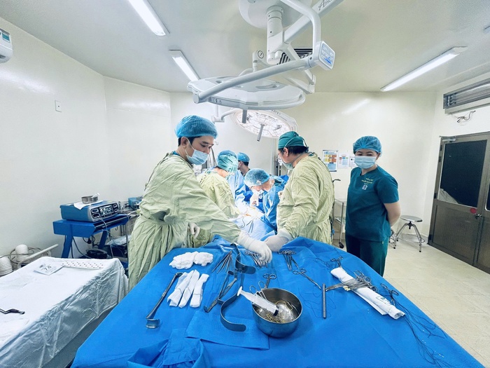 Nữ trình dược viên bật khóc khi biết mình được sống sau ca ghép thận- Ảnh 1.