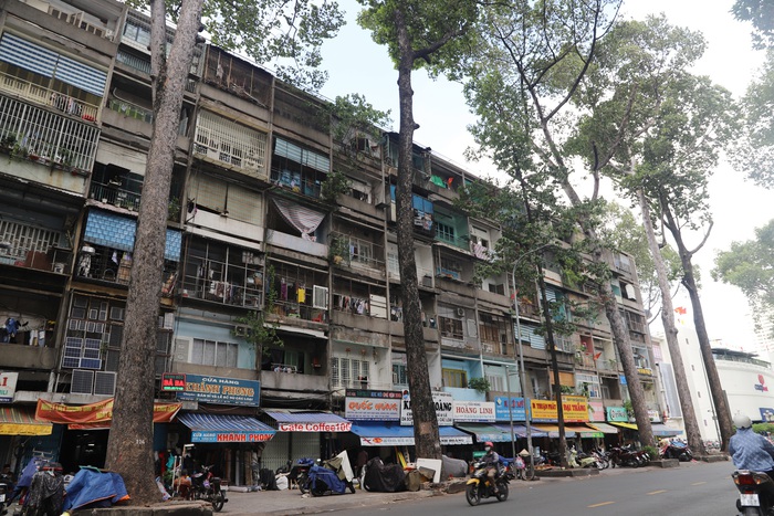 TPHCM ra quân tuyên truyền, vận động người dân tháo dỡ “chuồng cọp” ở chung cư - Ảnh 2. TPHCM ra quân tuyên truyền, vận động người dân tháo dỡ “chuồng cọp” ở chung cư - Ảnh 2.