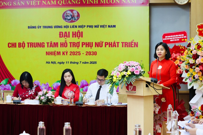Chi bộ Trung tâm Hỗ trợ phụ nữ phát triển tổ chức thành công Đại hội nhiệm kỳ 2025 - 2030- Ảnh 2. Chi bộ Trung tâm Hỗ trợ phụ nữ phát triển tổ chức thành công Đại hội nhiệm kỳ 2025 - 2030- Ảnh 2.