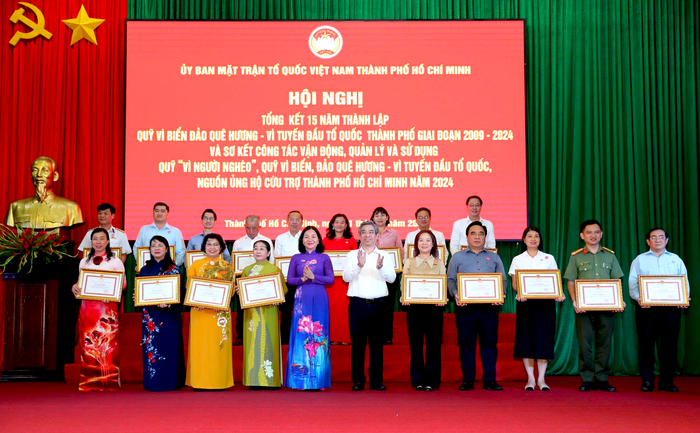 15 năm Quỹ "Vì biển đảo quê hương - Vì tuyến đầu Tổ quốc": Vận động được hơn 552 tỷ đồng- Ảnh 2.