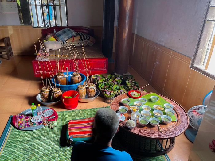 Giải mã sợi chỉ buộc trên cổ tay người Thái- Ảnh 1. Giải mã sợi chỉ buộc trên cổ tay người Thái- Ảnh 1.