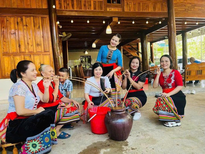 Phát triển du lịch và lan toả nét đẹp văn hoá dân tộc Thái- Ảnh 4. Phát triển du lịch và lan toả nét đẹp văn hoá dân tộc Thái- Ảnh 4.
