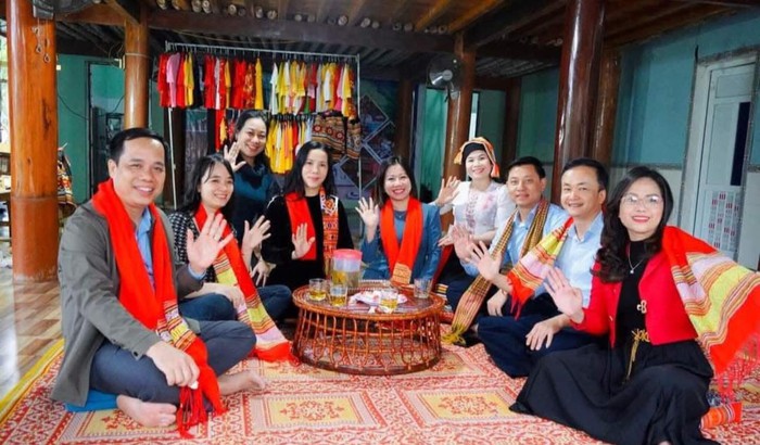 Phát triển du lịch và lan toả nét đẹp văn hoá dân tộc Thái- Ảnh 1. Phát triển du lịch và lan toả nét đẹp văn hoá dân tộc Thái- Ảnh 1.