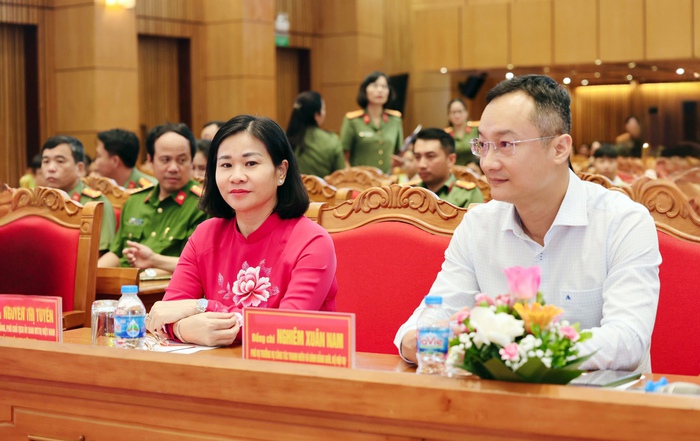 Bộ Công an biểu dương con cán bộ, chiến sĩ, con thương binh, liệt sĩ, con đỡ đầu đạt thành tích cao trong học tập- Ảnh 1. Bộ Công an biểu dương con cán bộ, chiến sĩ, con thương binh, liệt sĩ, con đỡ đầu đạt thành tích cao trong học tập- Ảnh 1.