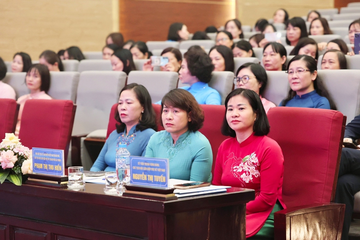 Hội LHPN TP Hải Phòng triển khai nhiệm vụ theo mô hình tổ chức mới- Ảnh 1. Hội LHPN TP Hải Phòng triển khai nhiệm vụ theo mô hình tổ chức mới- Ảnh 1.