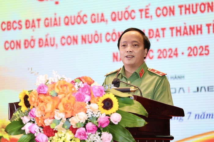 Bộ Công an biểu dương con cán bộ, chiến sĩ, con thương binh, liệt sĩ, con đỡ đầu đạt thành tích cao trong học tập- Ảnh 4. Bộ Công an biểu dương con cán bộ, chiến sĩ, con thương binh, liệt sĩ, con đỡ đầu đạt thành tích cao trong học tập- Ảnh 4.