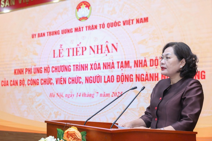 Ngành Ngân hàng ủng hộ 82 tỷ đồng để "Xóa nhà tạm, nhà dột nát" trên cả nước- Ảnh 2. Ngành Ngân hàng ủng hộ 82 tỷ đồng để "Xóa nhà tạm, nhà dột nát" trên cả nước- Ảnh 2.