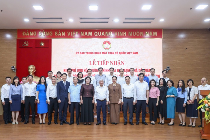 Ngành Ngân hàng ủng hộ 82 tỷ đồng để "Xóa nhà tạm, nhà dột nát" trên cả nước- Ảnh 4. Ngành Ngân hàng ủng hộ 82 tỷ đồng để "Xóa nhà tạm, nhà dột nát" trên cả nước- Ảnh 4.