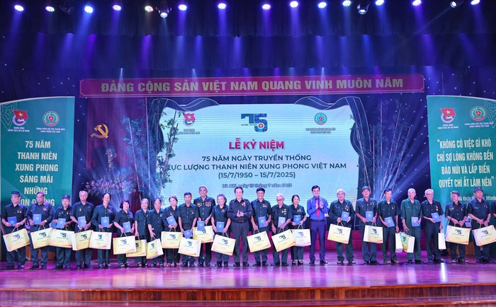 Thanh niên xung phong: Biểu tượng cho tinh thần xung kích của tuổi trẻ Việt Nam- Ảnh 3. Thanh niên xung phong: Biểu tượng cho tinh thần xung kích của tuổi trẻ Việt Nam- Ảnh 3.